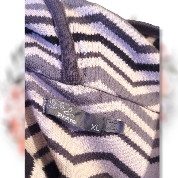 💕SOLD! Prana Meryl Gray Chevron Striped Hooded Sweater Dress size XL - Picture 7 of 8